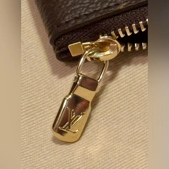 Louis Vuitton Key Pouch S - Picture 9 of 11